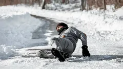 Čím posypat cestičky proti ledu: odborníci vyjmenovali 9 nejlepších možností