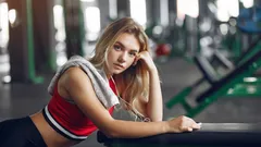 Medvědí chůze: Jak jednoduché cvičení mění postavu a spaluje kalorie