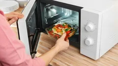 Co se nikdy nesmí ohřívat v mikrovlnce: Odborníci jmenovali 7 potravin